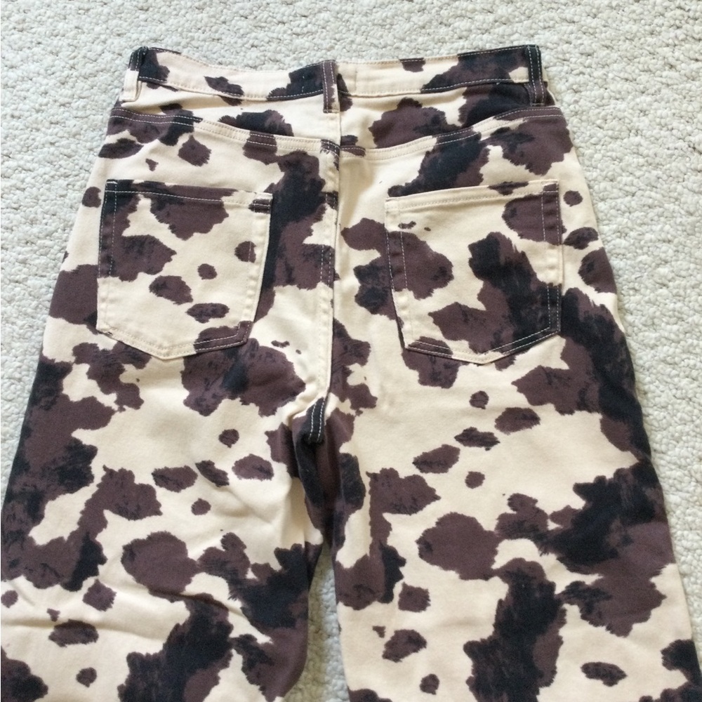 Women’s cow print jeans - Picture 7 of 9